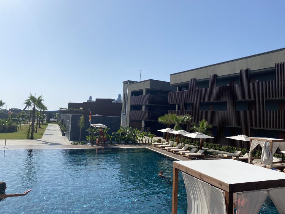 Pool Jacaranda Luxury Resort