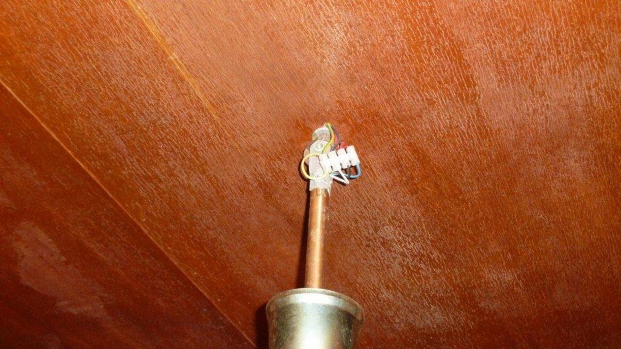 Freiliegende Elektrik Eri Maldives