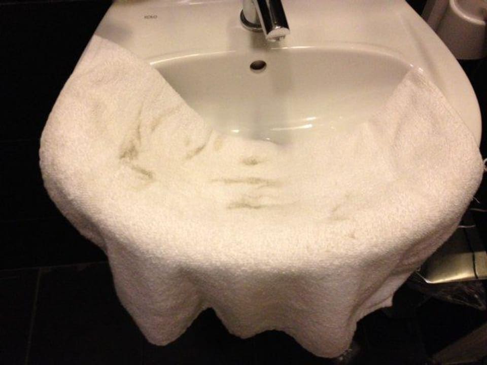 "Frische" Handtücher sind schmutzig Hotel Atlantis Amsterdam