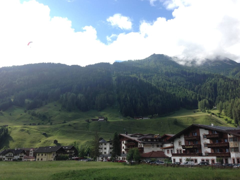 Ausblick vom Haupteingang auf Elfer Hotel Der Stubaierhof Neustift