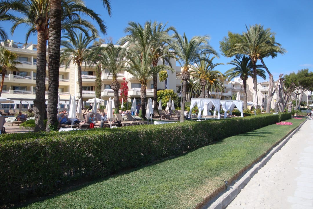 Blick in den Garten des Vanity Golf VIVA Golf - Adults only 18+