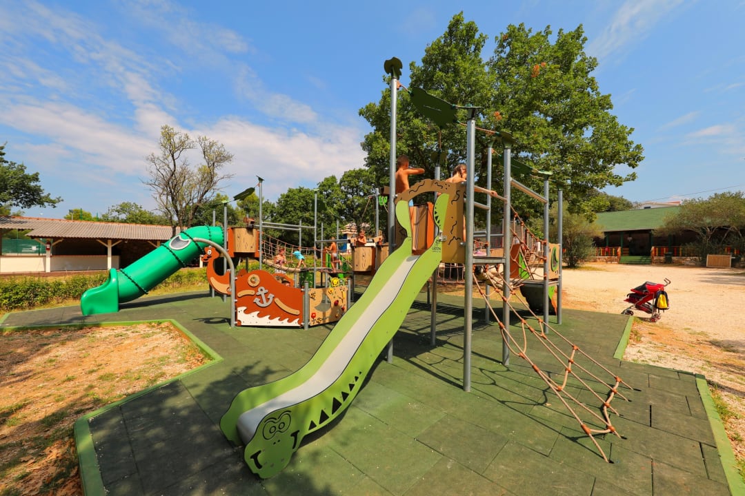 Sport & Freizeit Pine Beach Pakostane