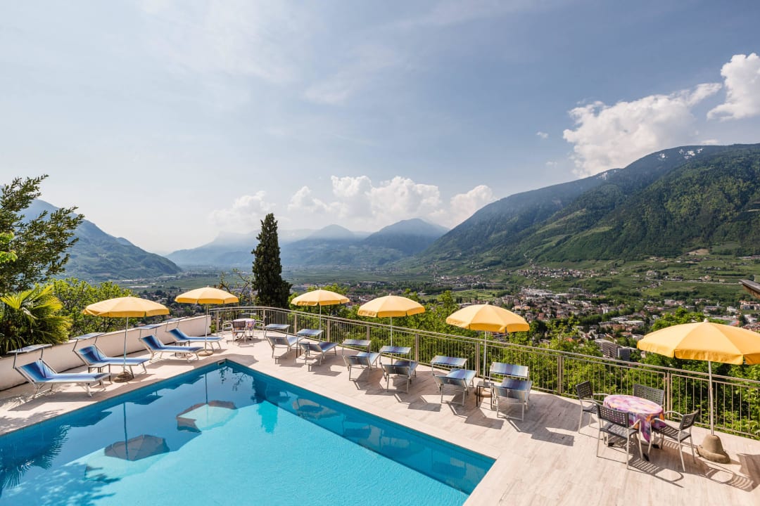 Solarbeheiztes Freibad Hotel Bellevue