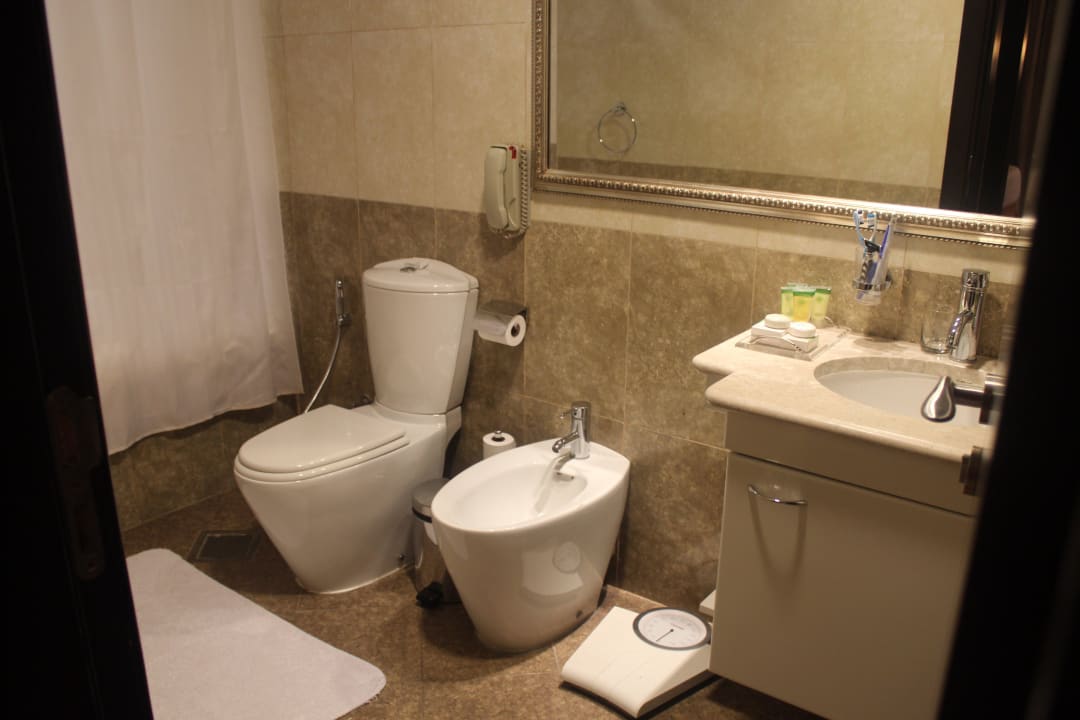 Badezimmer Two Seasons Hotel & Apartments