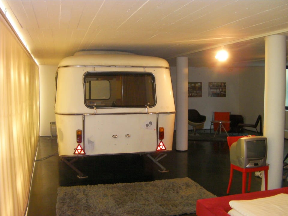 Wohnwagen im Zimmer Hotel Pixel