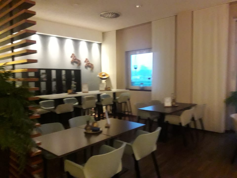 Lobby NH Hamburg Horner Rennbahn