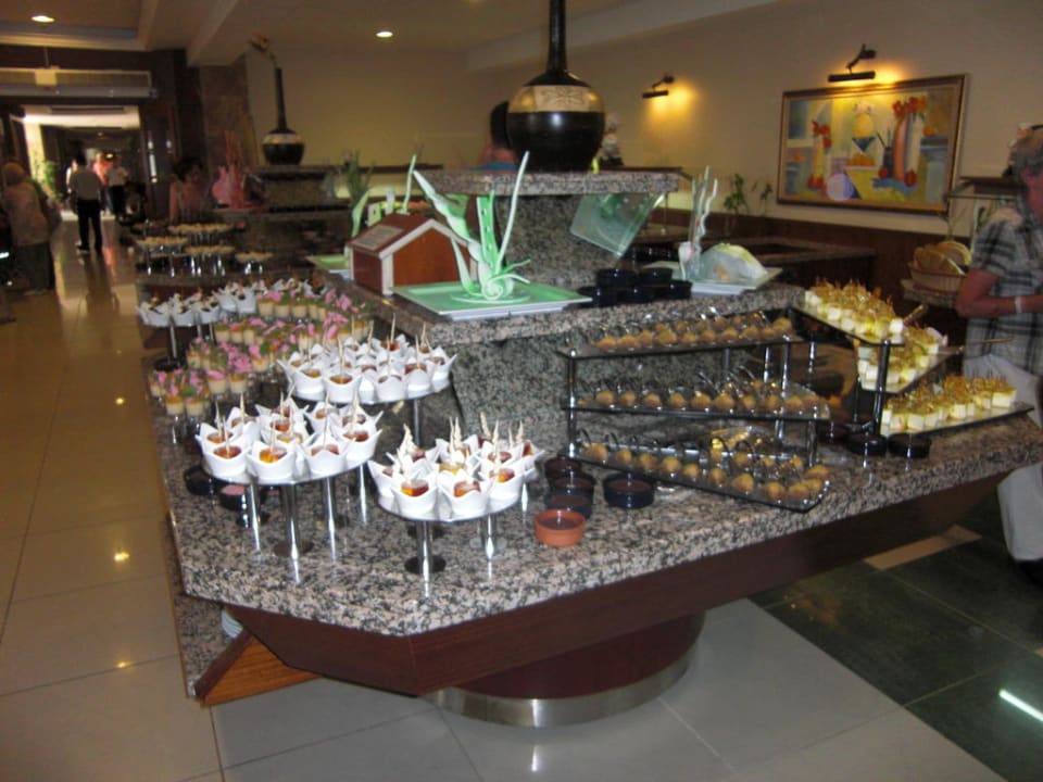 Reichhaltiges Nachspeisen-Büffet Trendy Aspendos Beach Hotel
