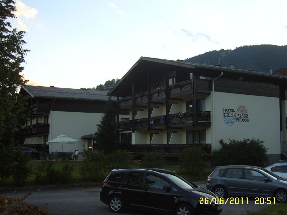 Außenansicht Dahoam by Sarina - Hotel & Suites