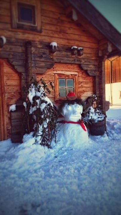Schneemann vor der Hütte Hof Gottenau