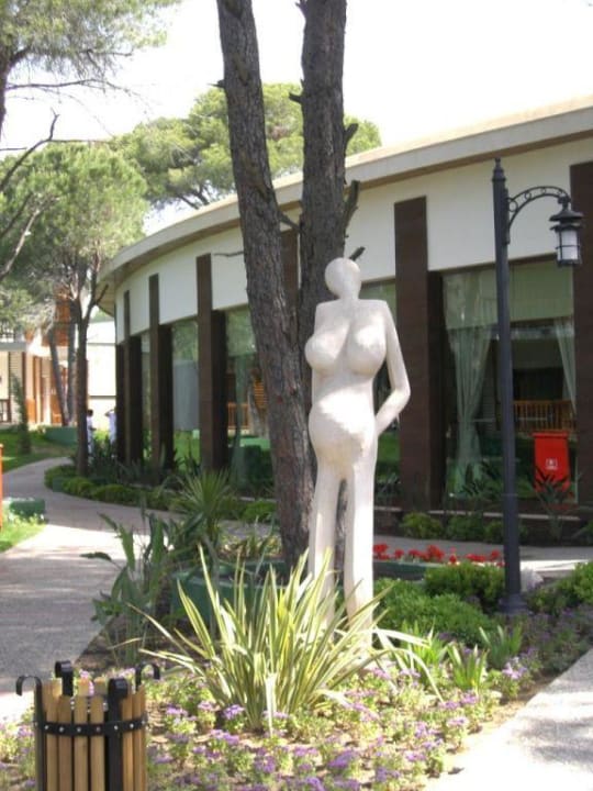 Kunst in der Gartenanlage Voyage Belek Golf & Spa