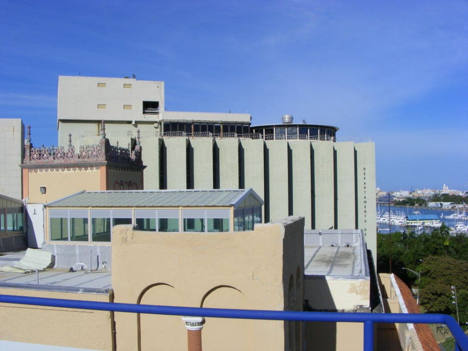 Von der Dachterrasse auf das Justizministerium Hotel Miramar