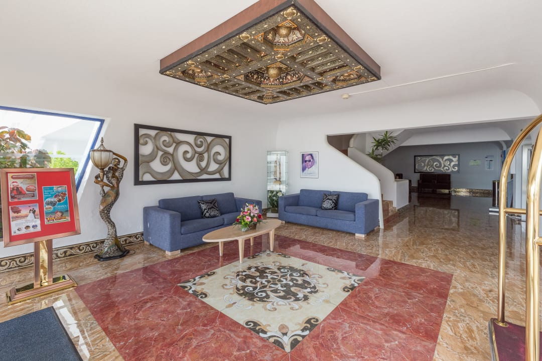 Lobby Grand Muthu Oura View Beach Club