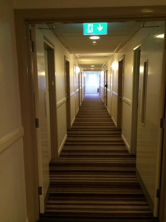 Flur 6. Etage  Leonardo Hotel London Croydon