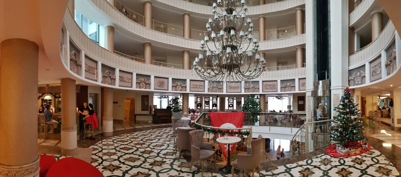 Lobby Side Star Beach