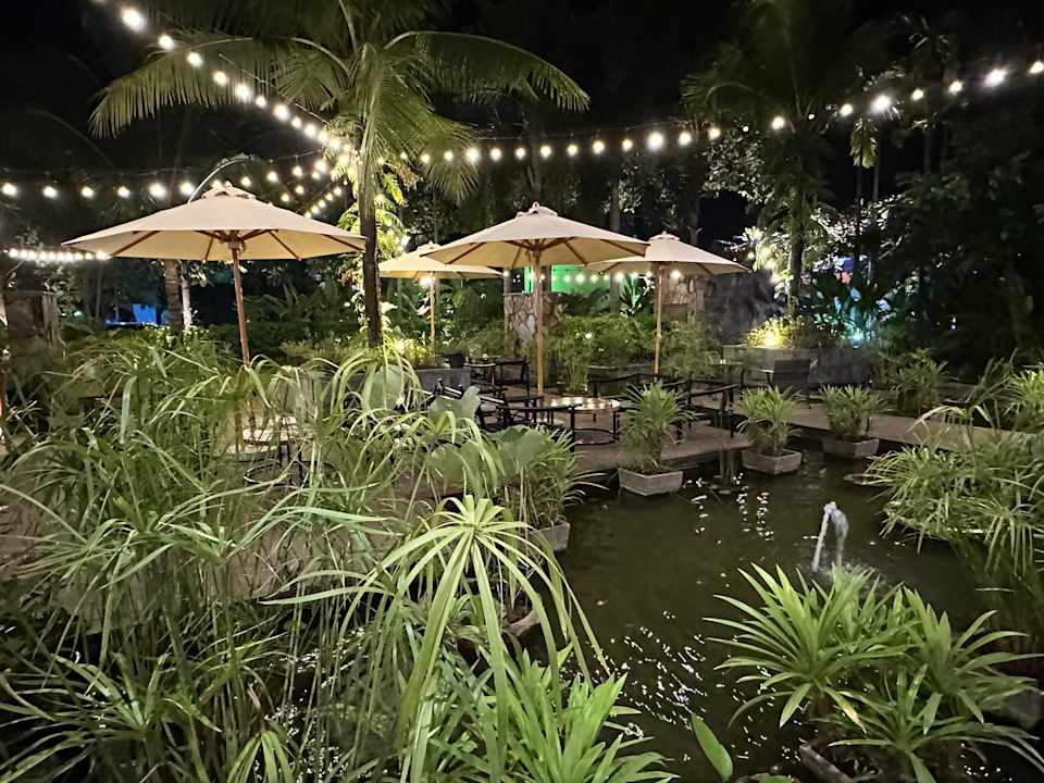 Gartenanlage Crowne Plaza Vientiane