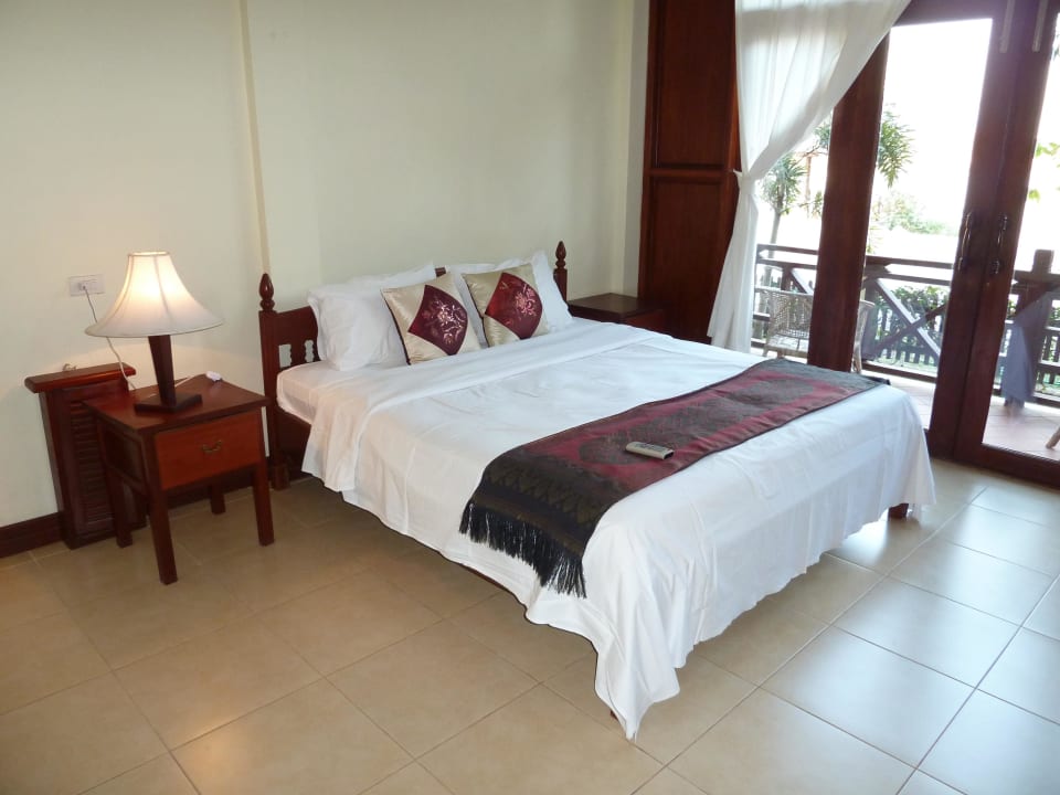 Schlafzimmer mit Kingsizebett Hotel Pon Arena