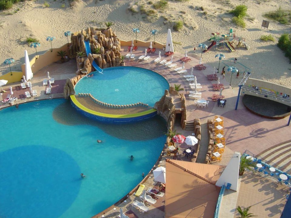 Der Pool vom Burgas Beach Burgas Beach Hotel