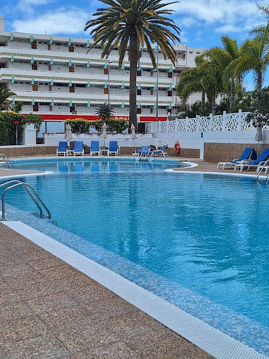 Pool Bull Escorial & Spa