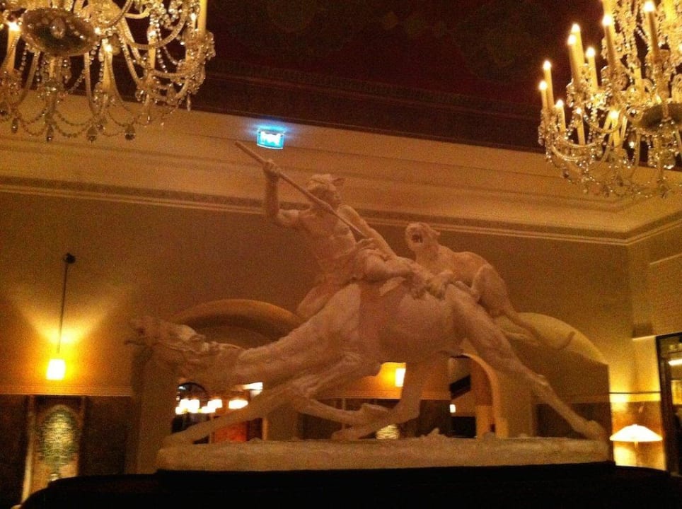 Große Skulptur in der Lobby Hotel La Mamounia