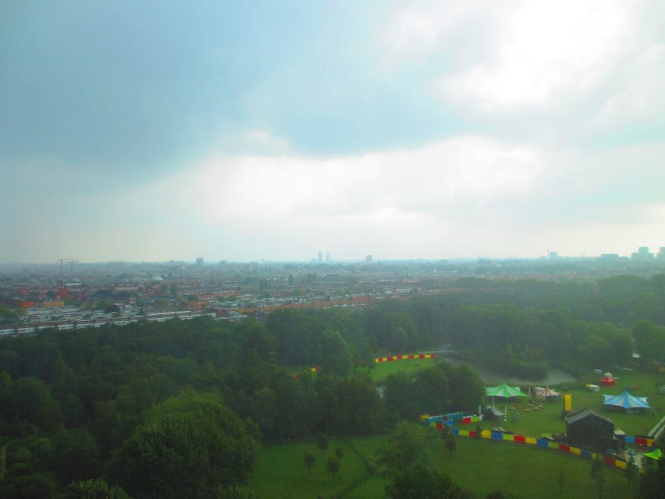 Blick aus meinem Zimmer im 16. Stock ! Leonardo Hotel Amsterdam Rembrandtpark