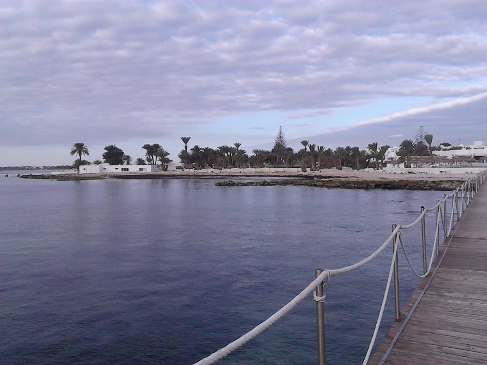 Vom Steg zur Anlage hin linke Seite Hotel El Mouradi Djerba Menzel