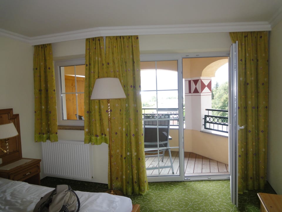 Schön groß mit Balkon Wellnessresort Vier Jahreszeiten