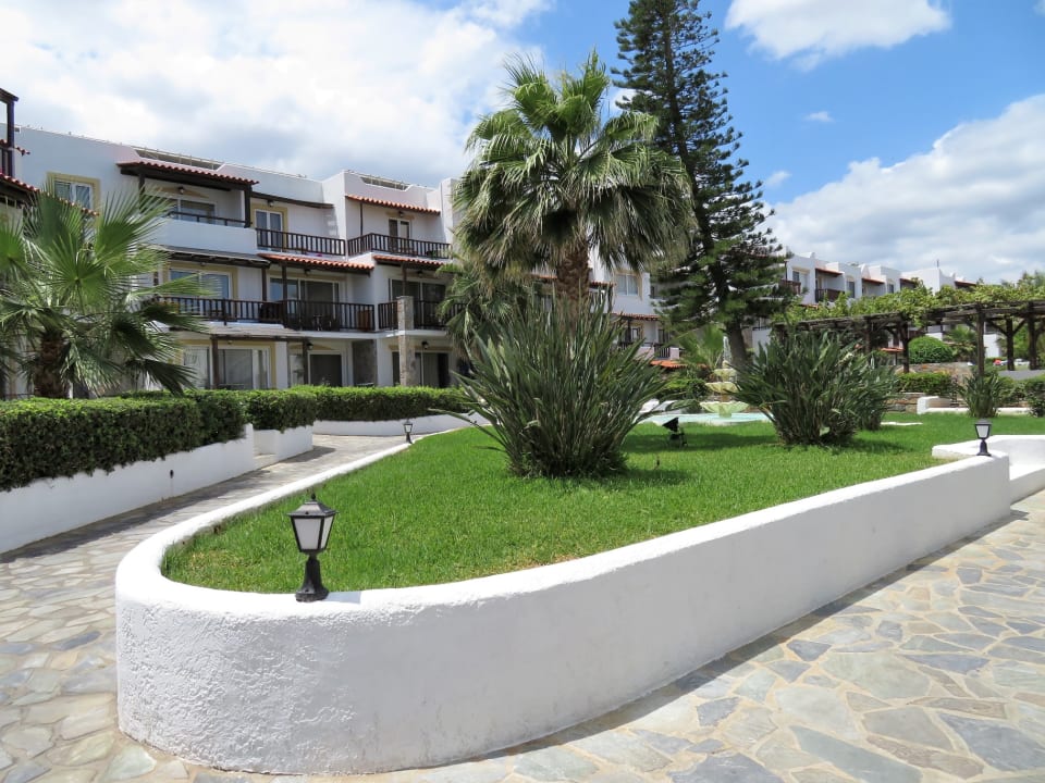 Außenansicht Alexander Beach Hotel & Village Resort