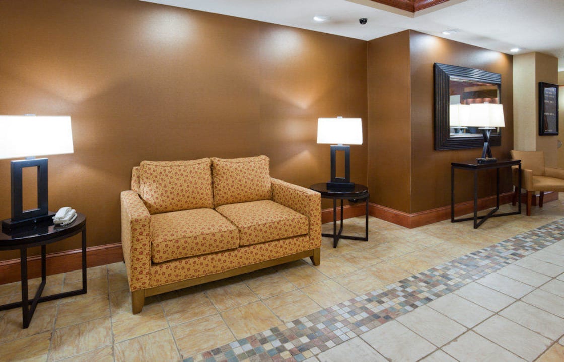 Lobby  Hotel Holiday Inn Express & Suites New Berlin