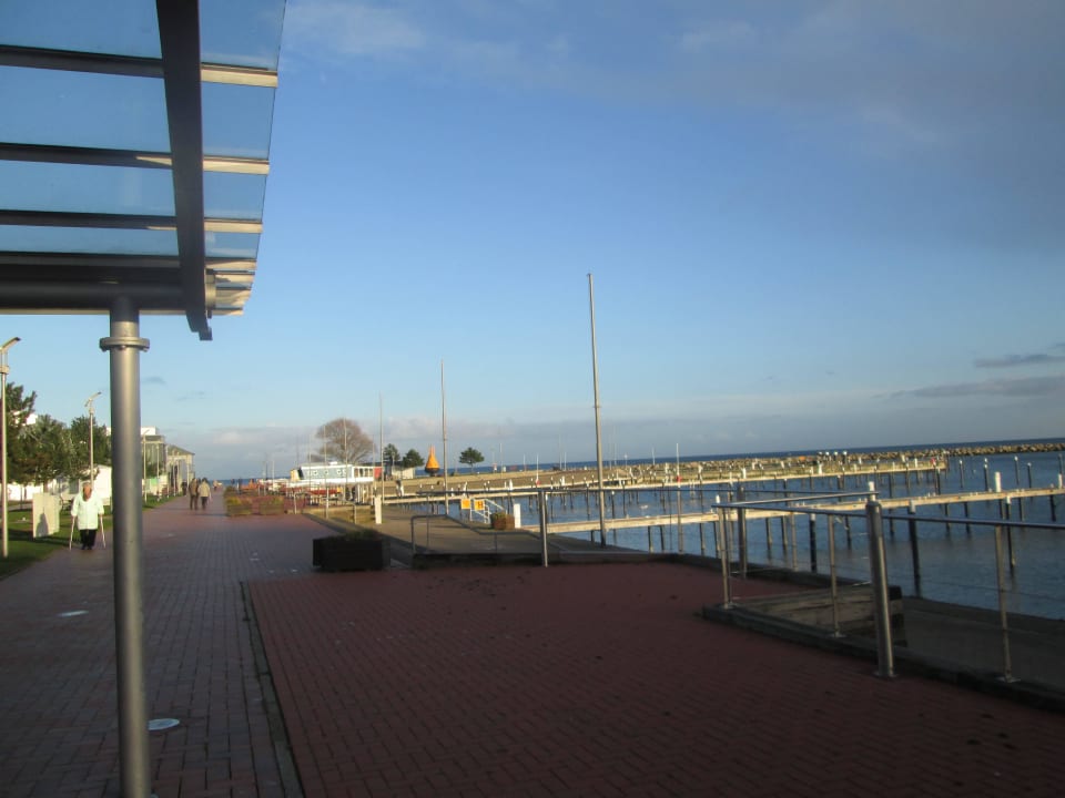 Promanade in Damp Ferienhauspark Asgard in Damp