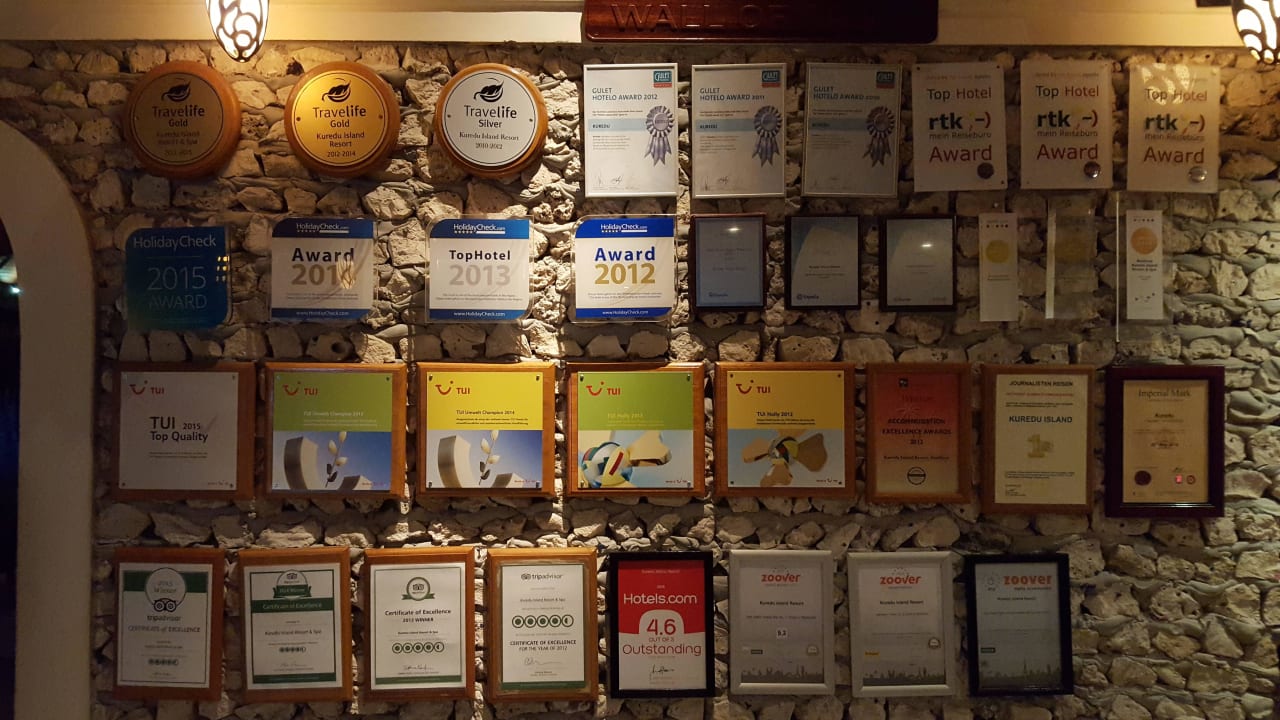 Hauptrezeption Wall of Fame Kuredu Island Resort & Spa