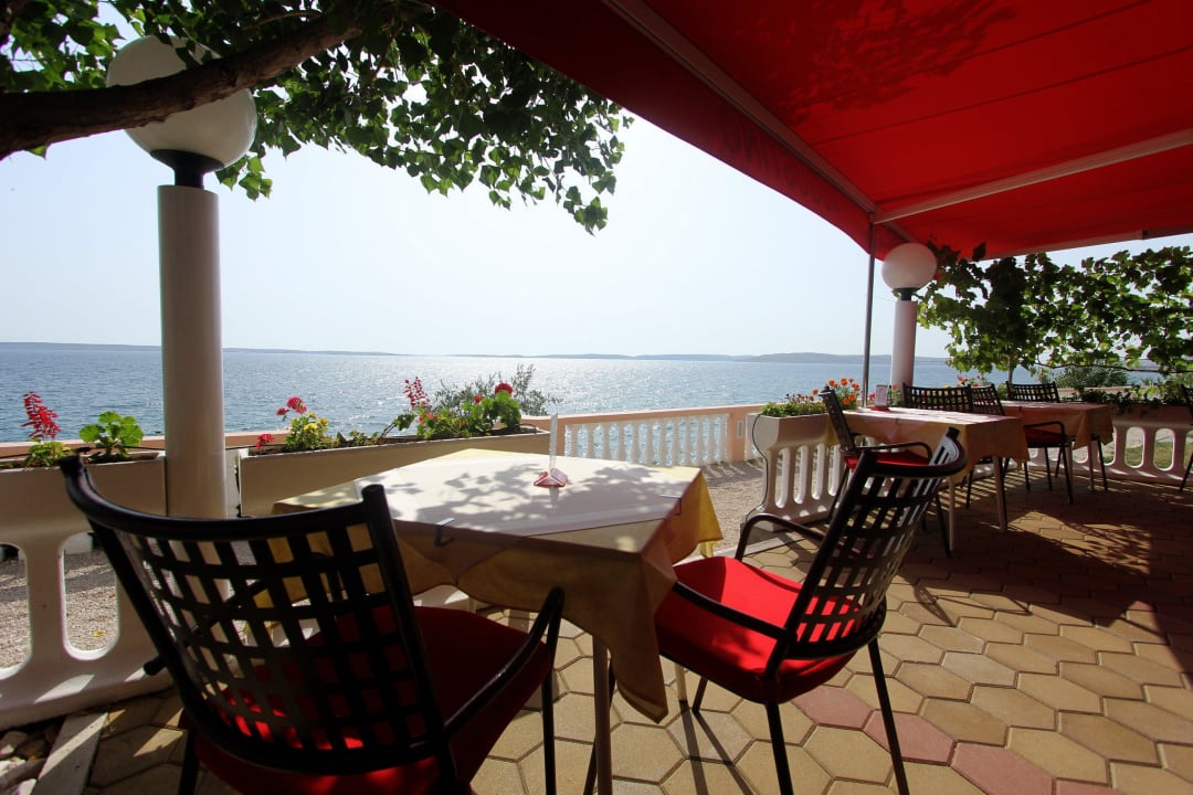 Terrasse mit Meeresblick Pension Augustino