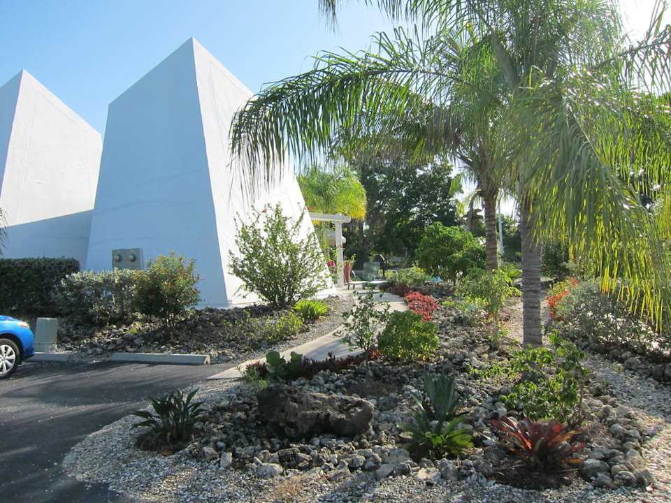 Eingang vom Parkplatz Pyramids in Florida