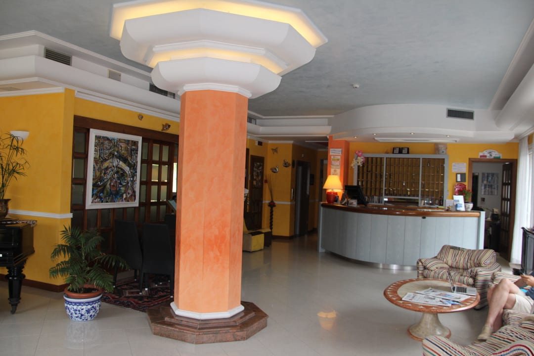 Schöhner Empfang Hotel Righetto