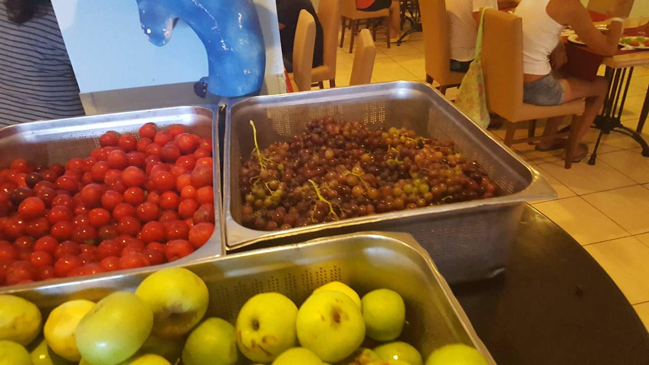 Für 4 Sterne Hotel , serviert man Nachtisch in    Hotel Larissa