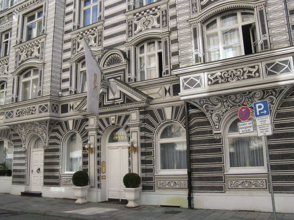 Eingang des Hotel Opéra, St. Anna-Straße Hotel Opéra