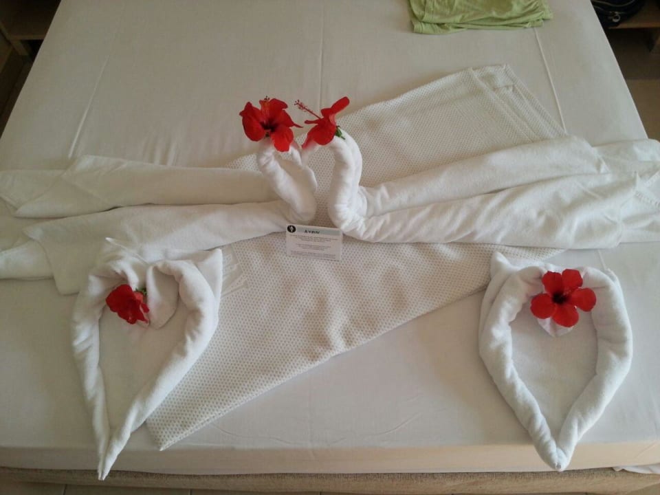 Bettenbau mit Deko Can Garden Resort