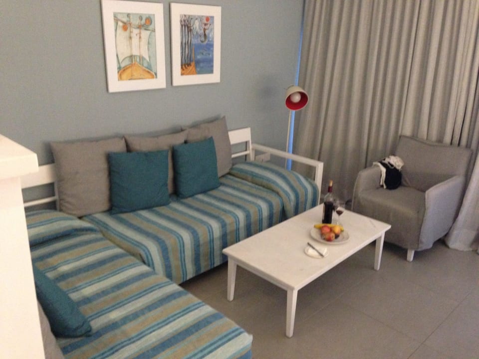 Beachsuite Wohnbereich Hotel Nissi Beach Resort