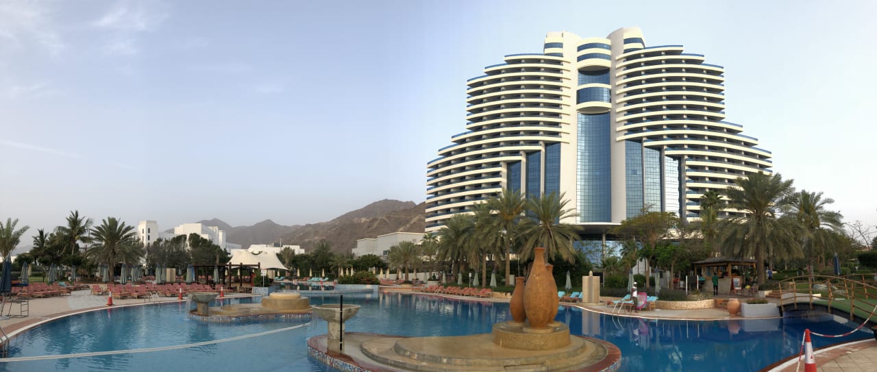 Außenansicht Hotel Le Meridien Al Aqah Beach Resort