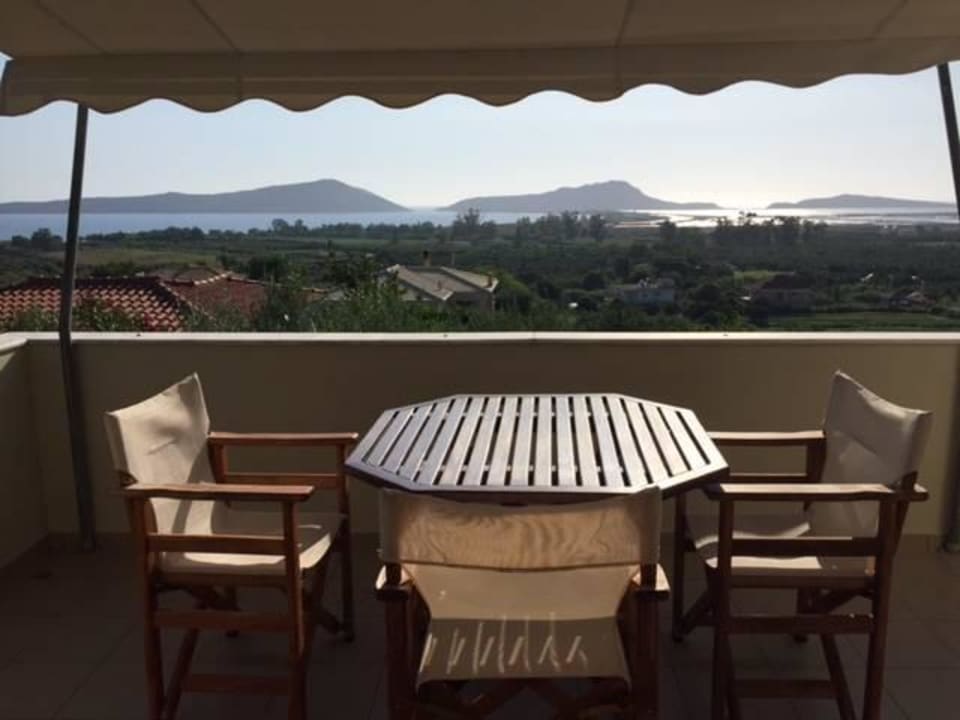 Traumhafter Ausblick von der eigenen Terrasse Hotel Thanos Village