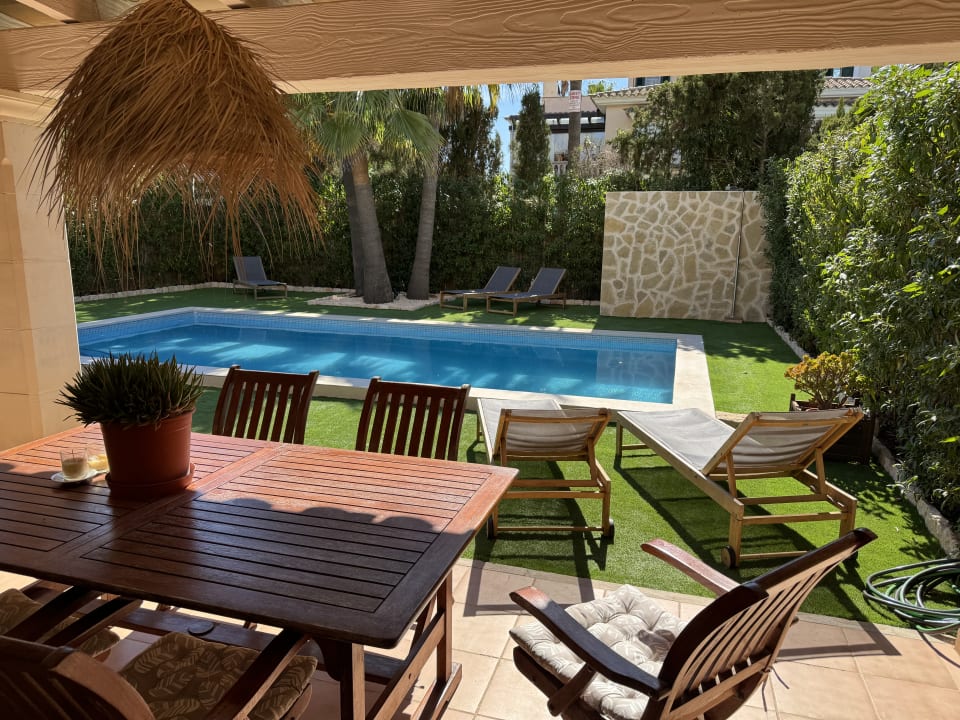 Gartenanlage Casa Pinsa - Großzügiges mediterran-stilvolles Ferienhaus mit eigenem Pool in Puig de Ros
