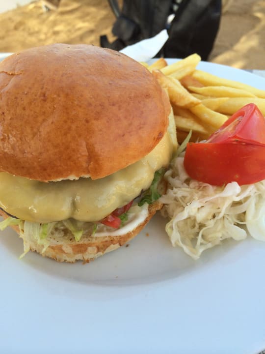 Must Try - Burger am Strand The Grand Hotel Hurghada
