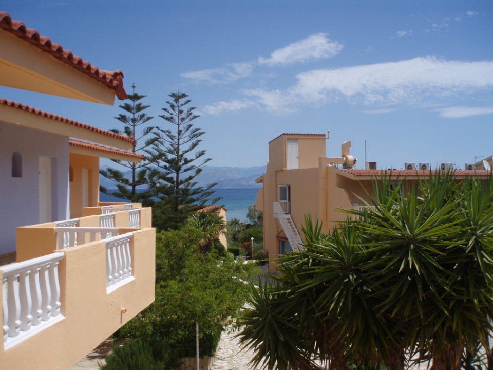 Innenhofausblick vom Nebengebäude Ibiscus Hotel Corfu