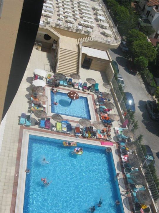 Basen hotelowy widok z tarasu Hotel Ephesia