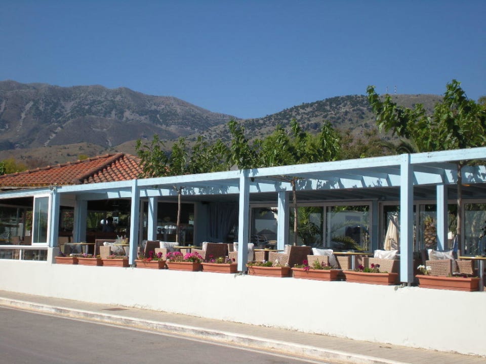 Taverne vom Edem Park vom Strand aus Corissia Beach Hotel