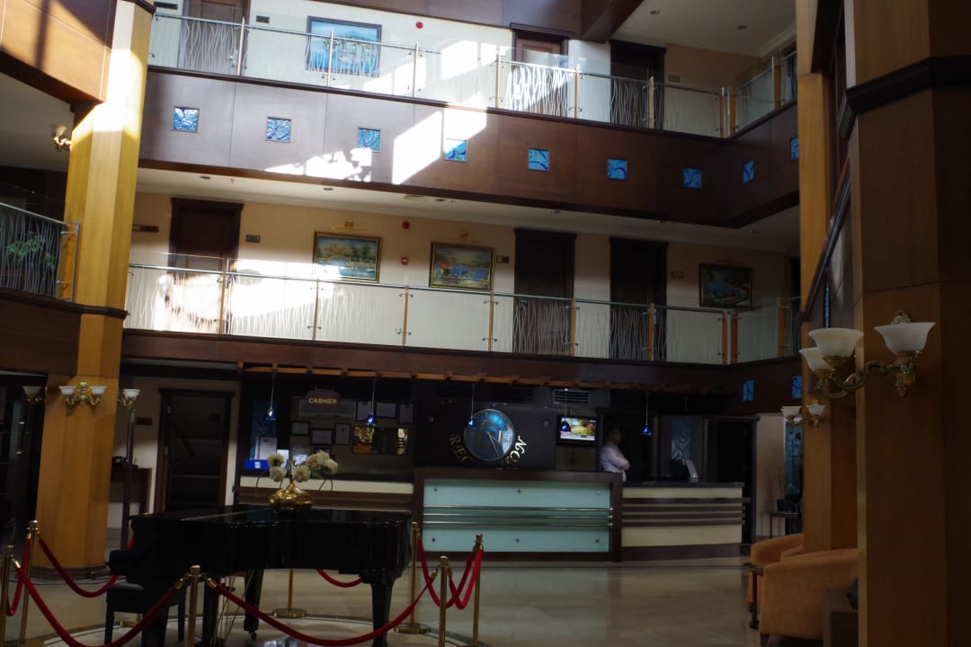 Lobby Latanya Park Resort