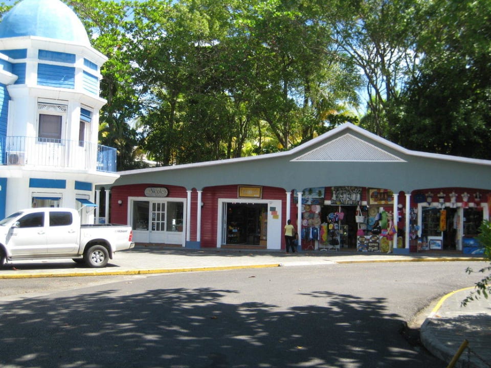 Eingang karibische Strasse Senator Puerto Plata Hotel