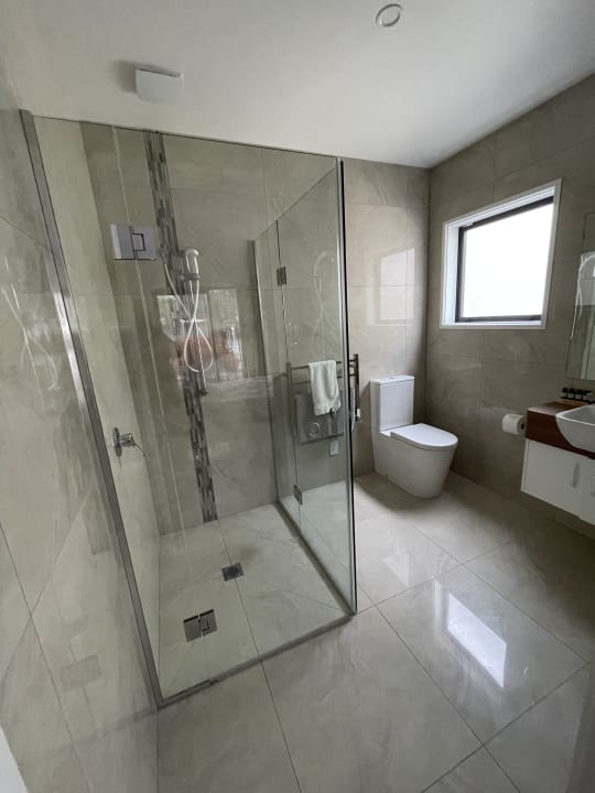 Zimmer Am I in Heaven? Luxury 3 ensuite bedrooms sleeps 8