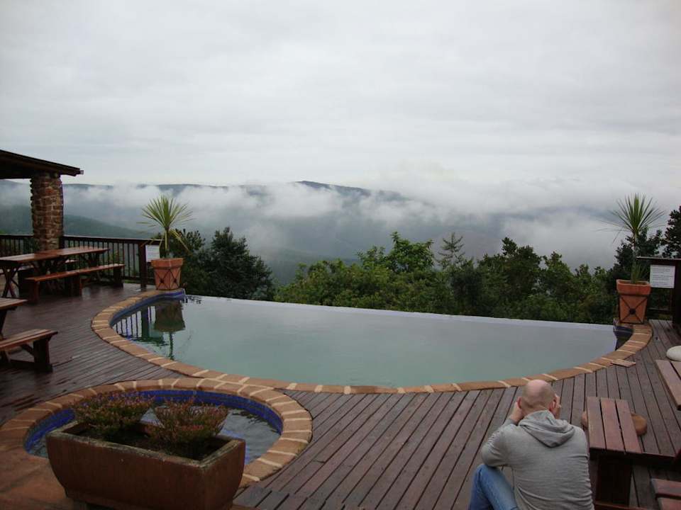 Pool bei Nebel Hotel Misty Mountain