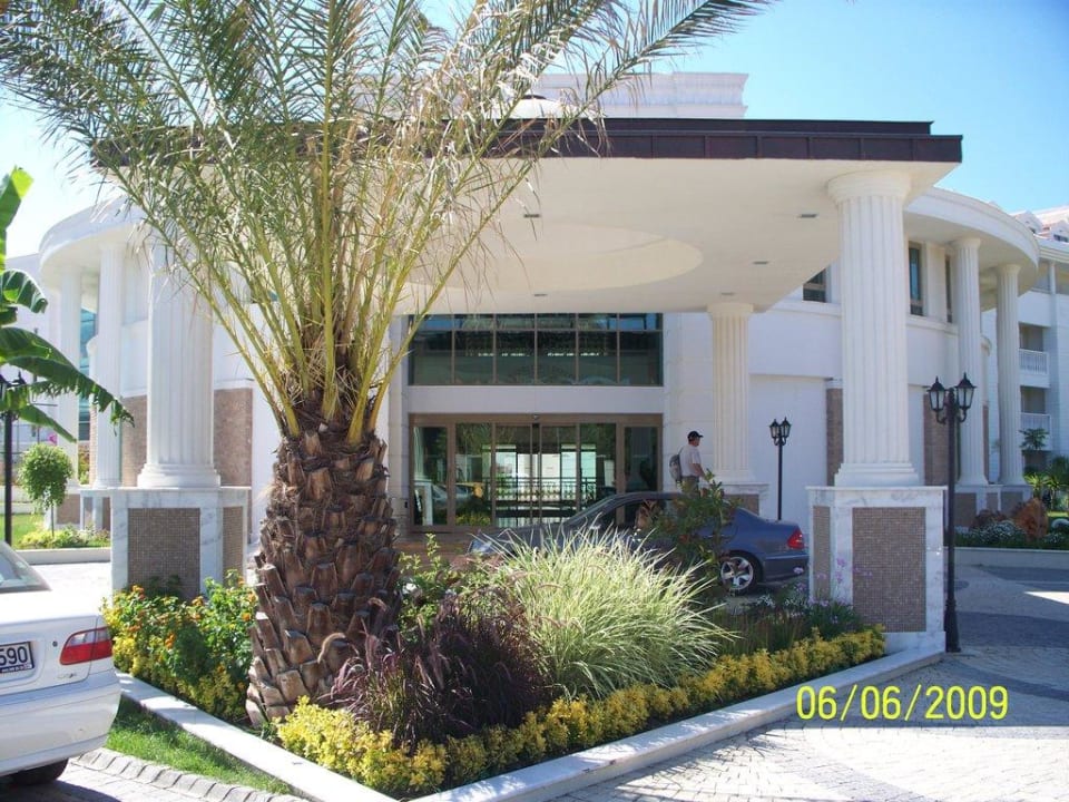 Eingang Alba Queen Hotel