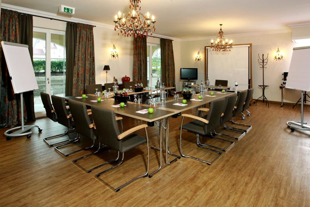 Tagungsraum Cecilia und Cesare bis max 120 qm  Hotel Ampervilla